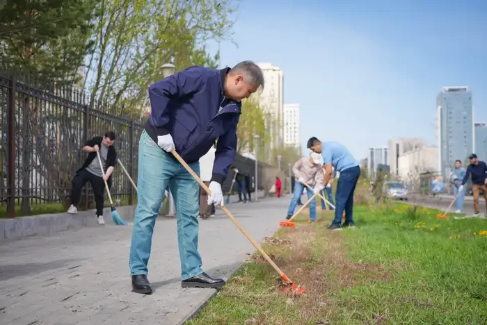 Сотрудники министерства: зеленые сердца города в акции «Таза Қазақстан» Астане