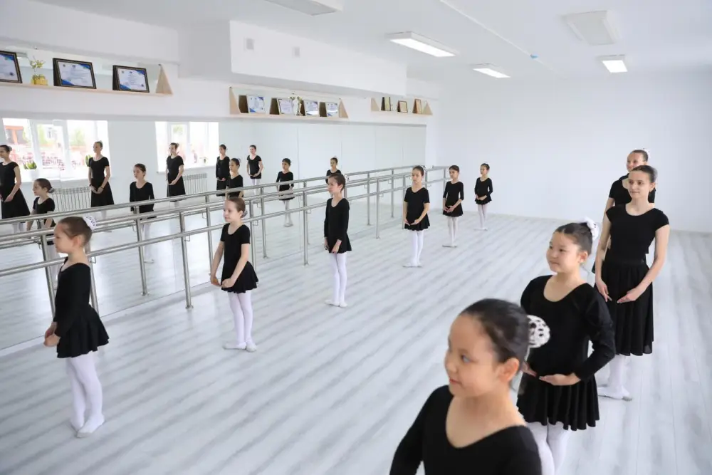 В Мартукском районе введена в эксплуатацию новая школа искусств (5)