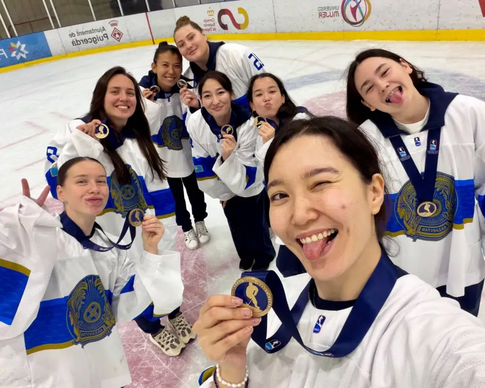 Женская сборная Казахстана по хоккею с шайбой вошла в тройку лучших на чемпионате мира (4)