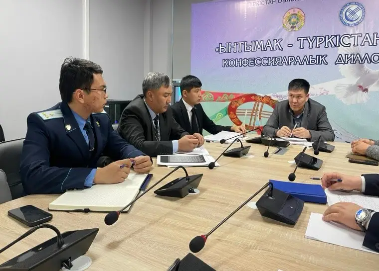 Түркістан облысындағы көлік инфрақұрылым және ірі сауда объектілеріндегі терроризмге қарсы іс-қимыл шарларына қатысты жиналыс туралы (2)