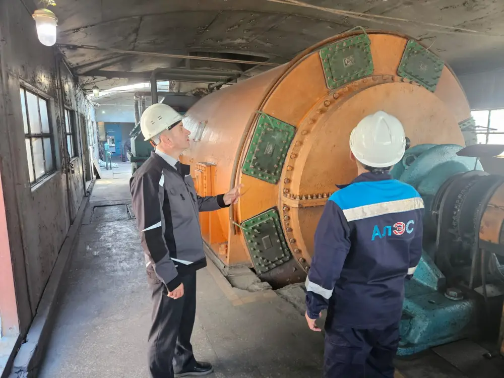 Заместитель Председателя Комитета госэнергонадзора посетил электрические станции г. Алматы. (3)