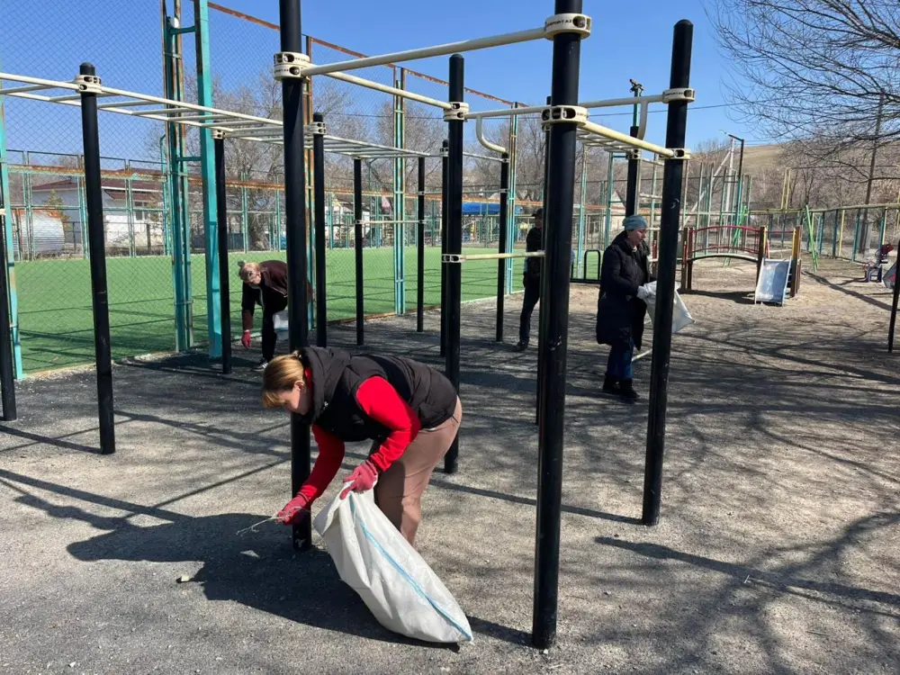 В области Жетісу прошла санитарная акция «Таза бейсенбі» (4)