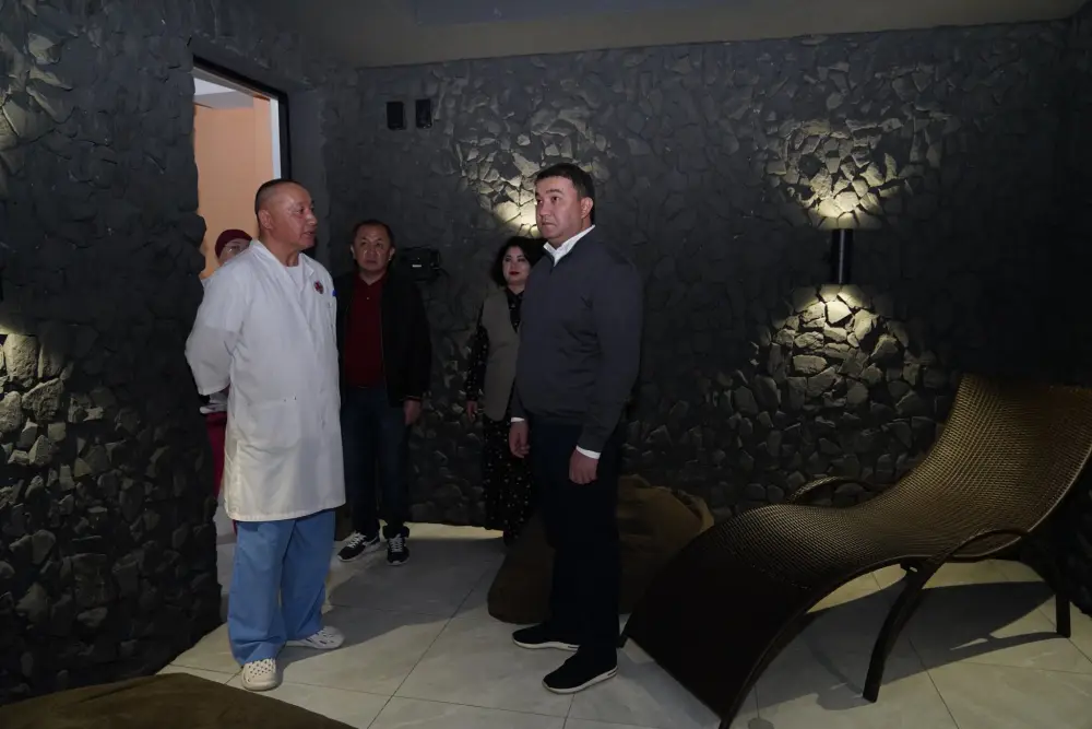 НУРАЛХАН КУШЕРОВ ОЗНАКОМИЛСЯ С РАБОТОЙ РЕАБИЛИТАЦИОННОГО ЦЕНТРА «AINALA» В САРЫАГАШЕ (3)