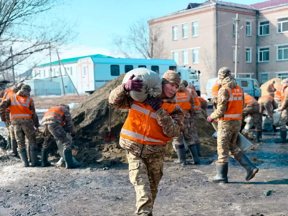 Противопаводковые мероприятия продолжаются в регионах страны (6)