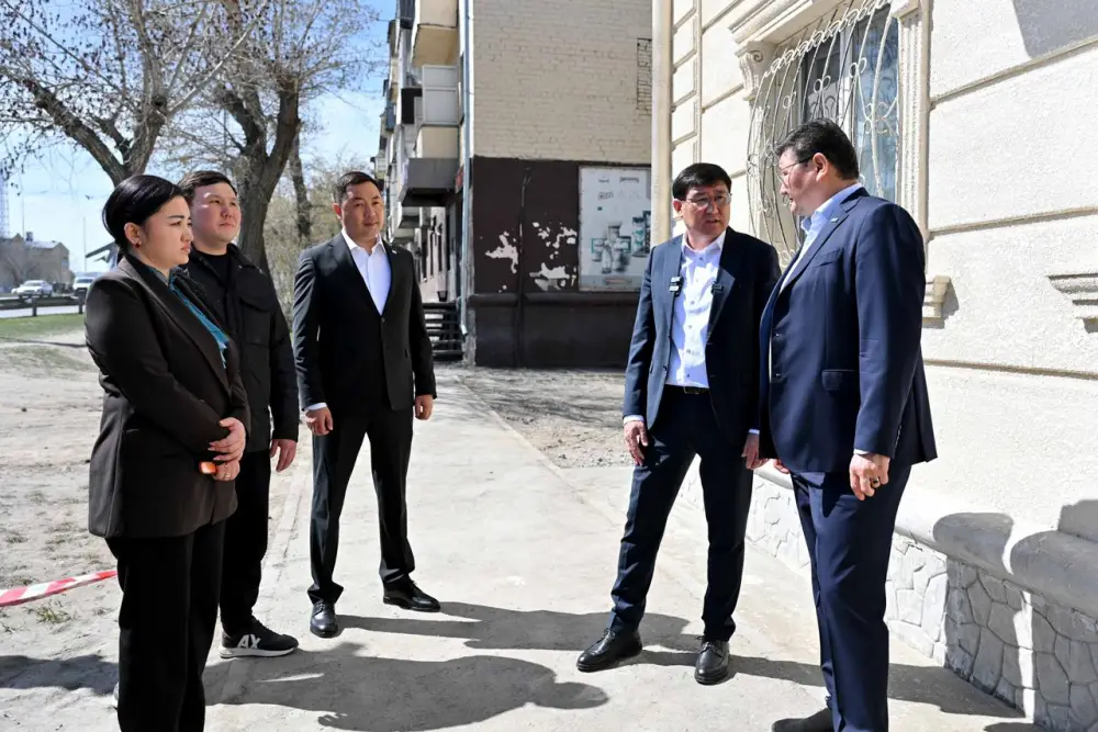 В этом году в Семее фасады около 30 жилых домов будут обновлены в едином стиле (7)