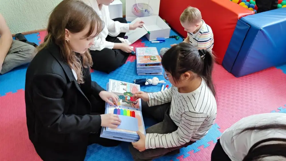 Социальный проект для детей с синдромом Дауна: тактильная книга как инструмент развития и поддержки Астане