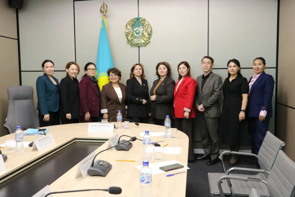 Снежанна Имашева проверяет работу Центров поддержки семьи в Казахстане Астане