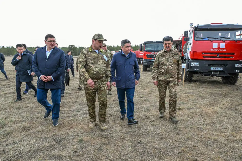 Олжас Бектенов проверил готовность системы раннего обнаружения лесных пожаров и оснащенность «Семей орманы» (10)