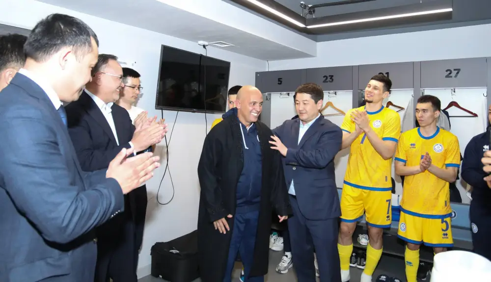 Сборная Казахстана по футзалу уверенно одержала две победы над Азербайджаном в Актау (6)