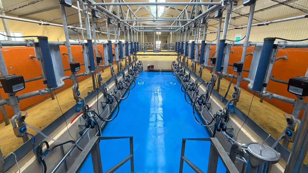 В Акмолинской области запустили современную молочную ферму на 400 голов (10)