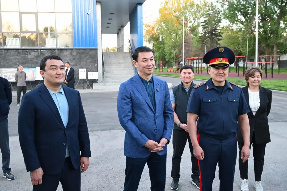 Аким Алматы ознакомился с проектами благоустройства в Жетысуском районе и поручил усилить участие бизнеса (5)
