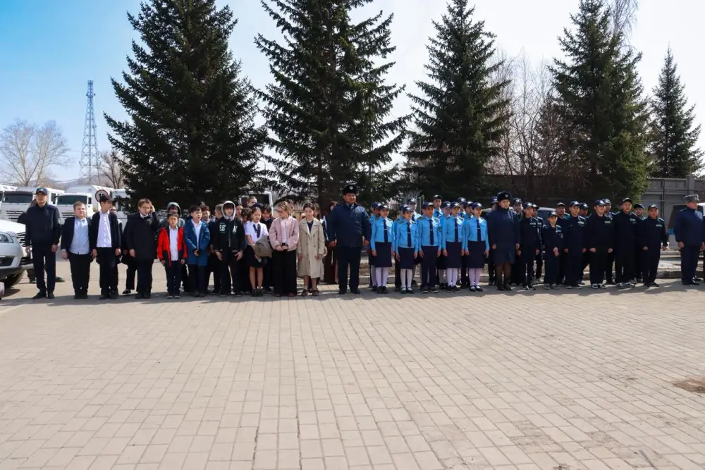 Экскурсия полицейских классов ВКО в Департамент полиции: знакомство с работой спецподразделений и награждение лучших учеников Астане