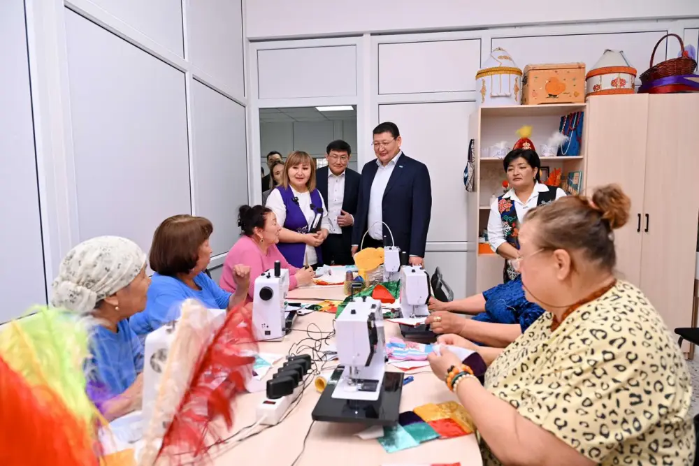 Аким области посетил социальный центр в Семее (9)