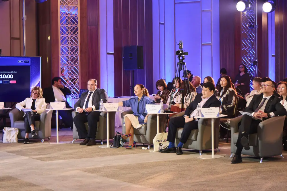 В Астане студенты из 13 стран разрабатывали лучшие юридические решения для вызовов цифровой эпохи (2)