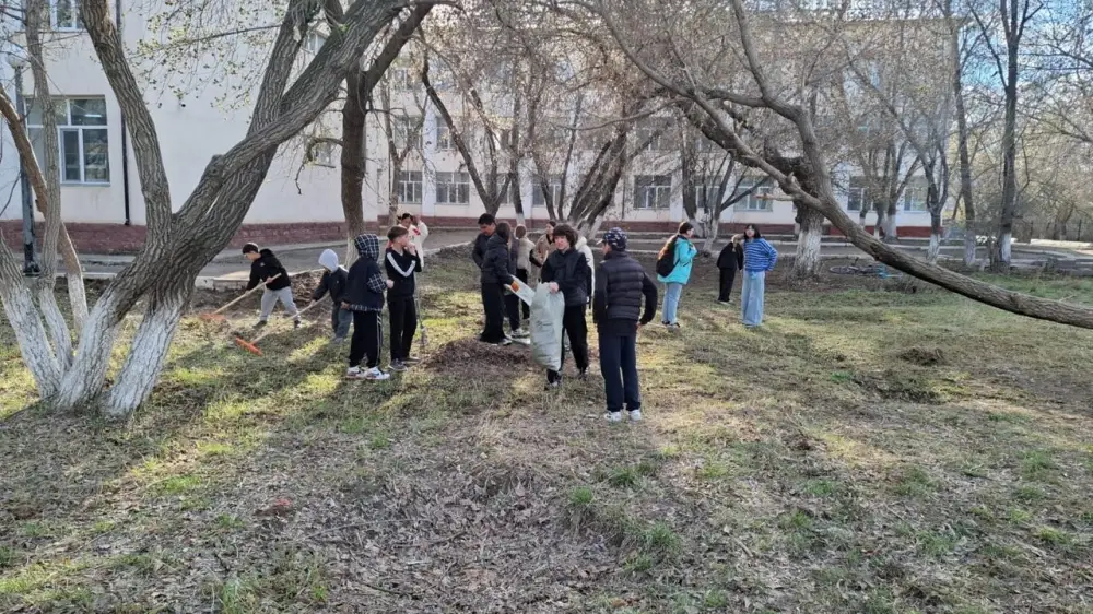 Зеленый поток: Астана очищает свои улицы в рамках экологического месячника Астане