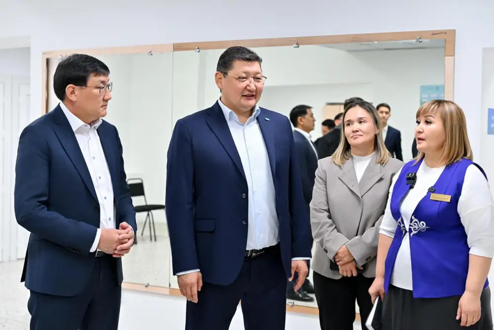 Аким области посетил социальный центр в Семее (5)