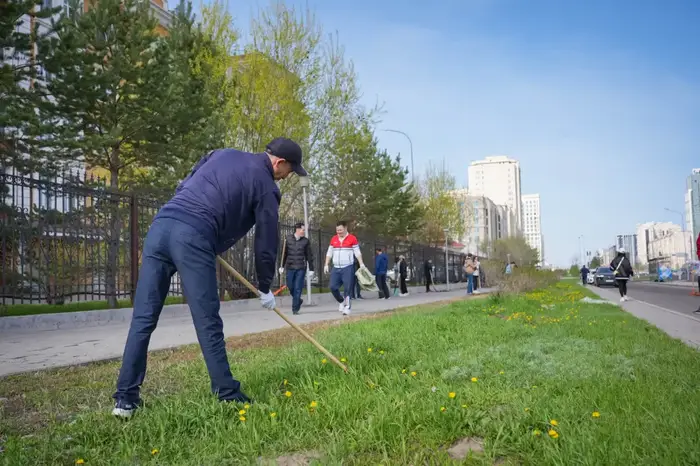 Сотрудники министерства приняли участие в субботнике в рамках акции «Таза Қазақстан» (8)
