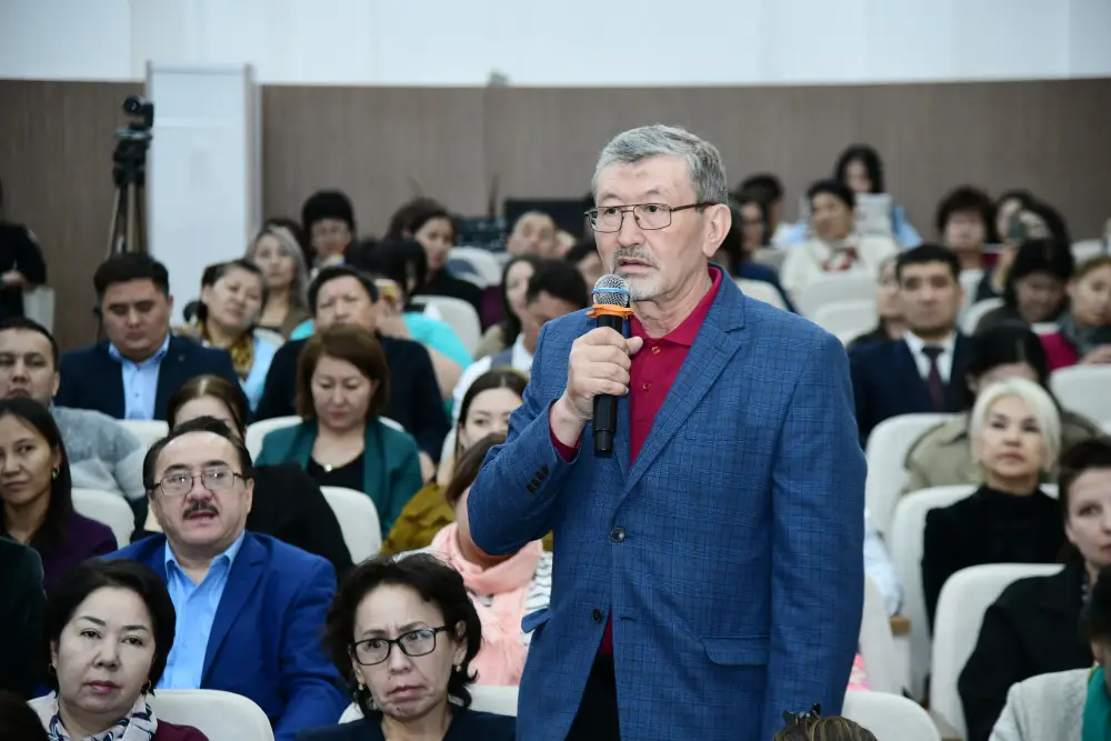 ВИЦЕ-МИНИСТР НАУКИ И ВЫСШЕГО ОБРАЗОВАНИЯ ВСТРЕТИЛАСЬ С ЖИТЕЛЯМИ ГОРОДА АЛМАТЫ (7)