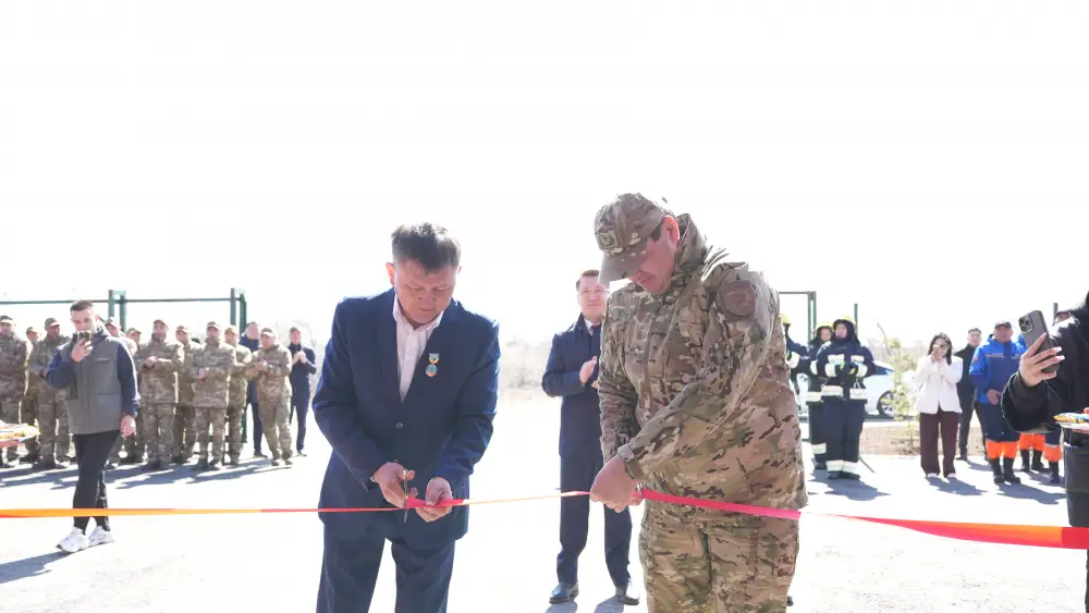 Глава МЧС открыл новый пожарный пост в поселке Солнечный (2)