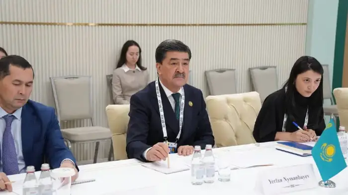 Встреча Министра экологии и природных ресурсов РК Е.Нысанбаева с Заместителем Премьер-министра – Министром окружающей среды Словацкой Республики Томашем Тарабой (2)