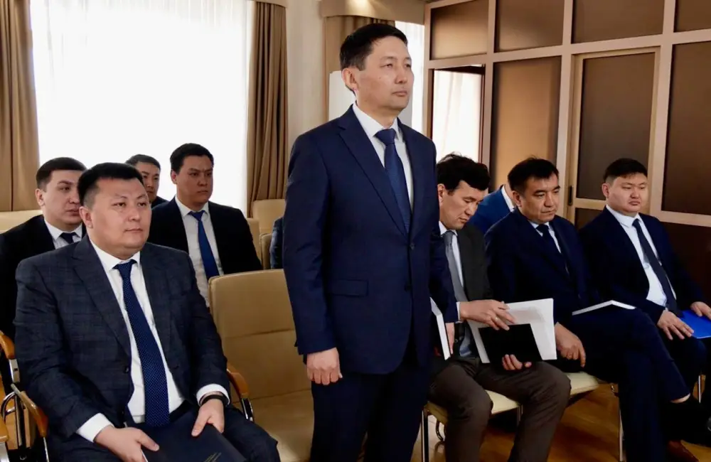 Новый капитан в штурвале госслужбы: Дархан Хайруллин возглавил департамент в СКО Астане