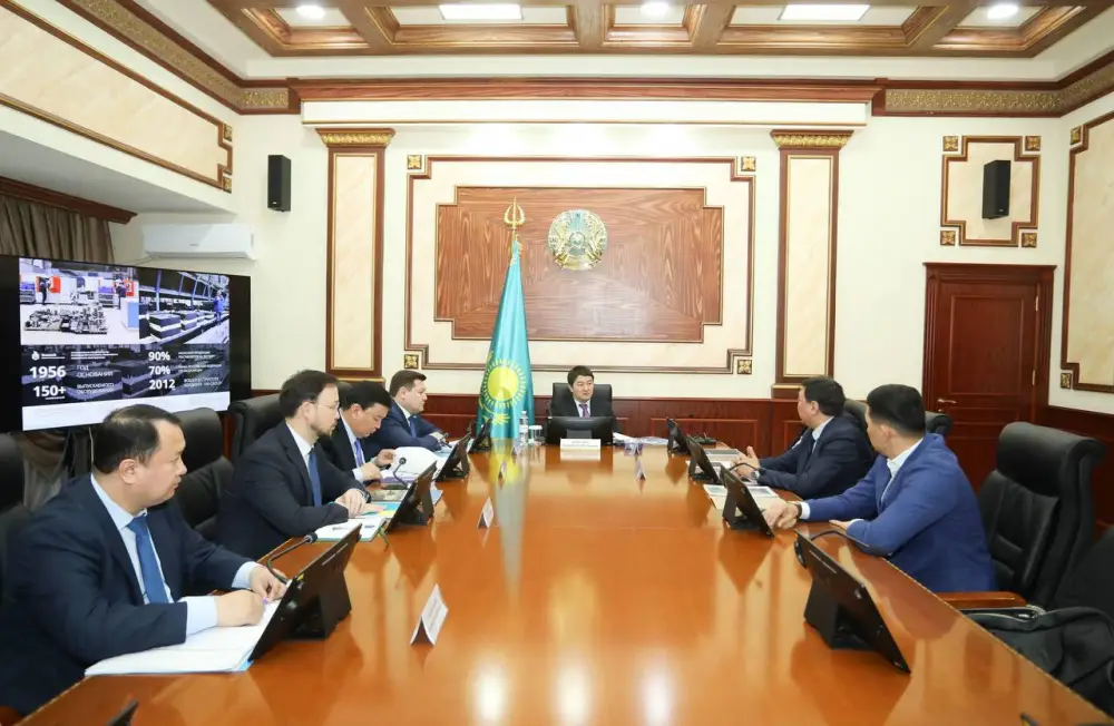 Акиму области инвесторы представили проект строительства нового завода (4)