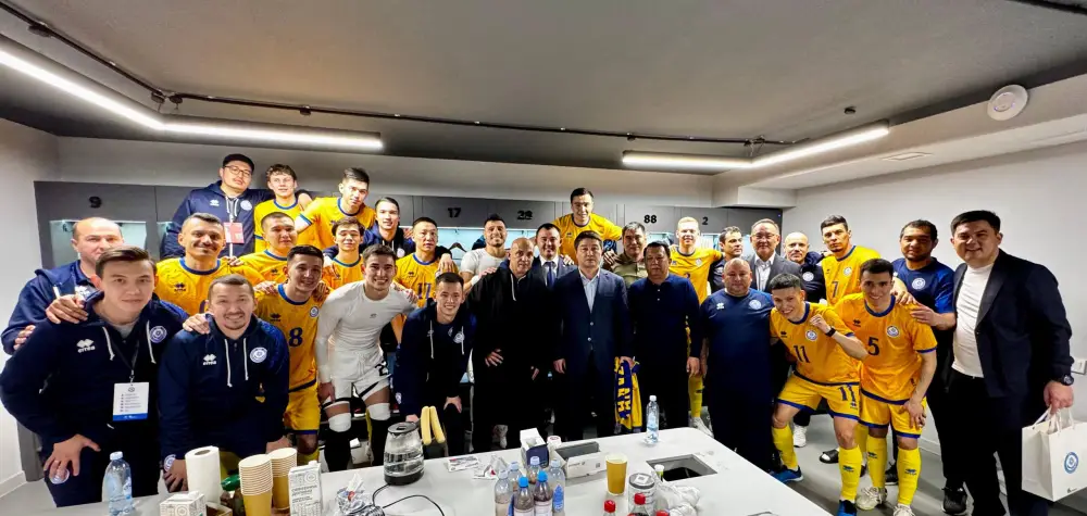 Сборная Казахстана по футзалу уверенно одержала две победы над Азербайджаном в Актау (8)