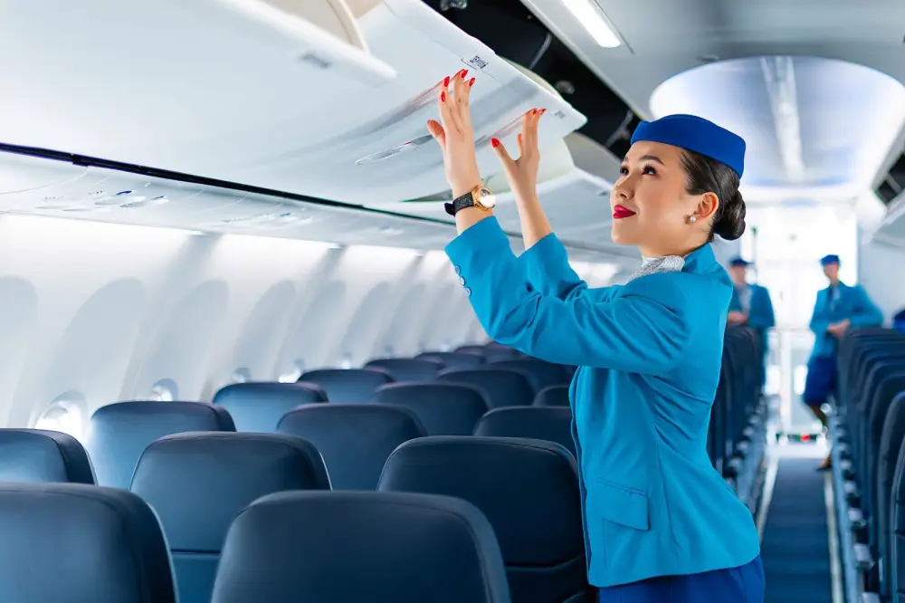 Болид из неба: Boeing 737 MAX 8 в небе Казахстана! Астане