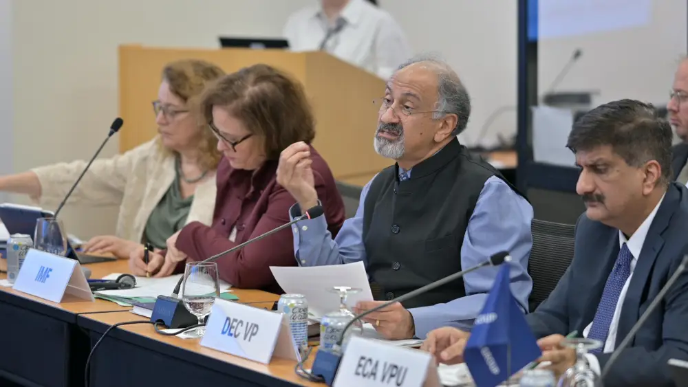 Казахстан предложил Всемирному банку провести конференцию по устойчивому экономическому росту (4)