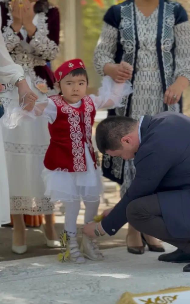 ИСТОРИИ ДВУХ ДЕВОЧЕК, КОТОРЫХ ПОСТАВИЛИ НА НОГИ ПОСЛЕ ПАДЕНИЯ С ВЫСОТЫ (2)