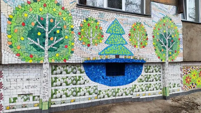 Дом, где живёт сказка: карагандинка украшает стены мозаикой (9)