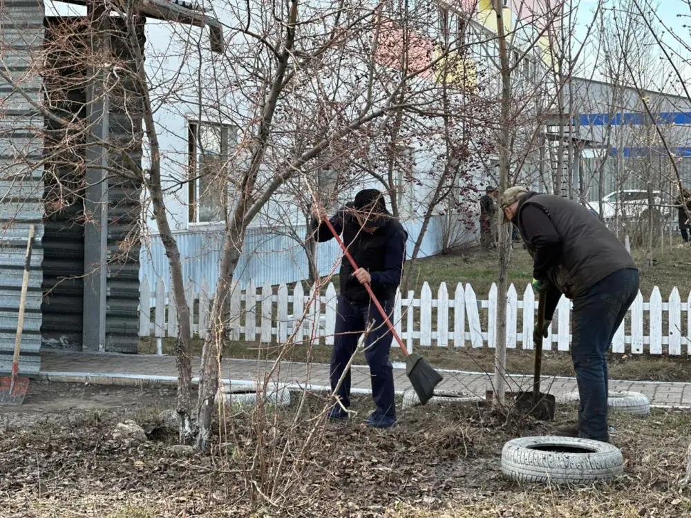 Социальная инициатива по благоустройству: уборка территории завода Cominvest Group в Астане Астане