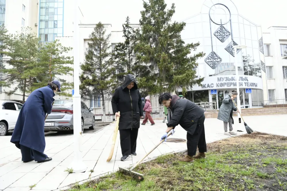 Астанинцы очистили город в рамках акции Астане