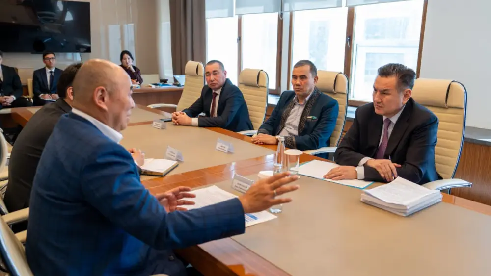 Аким ВКО провел встречу с председателем Президиума НПП «Атамекен» (6)