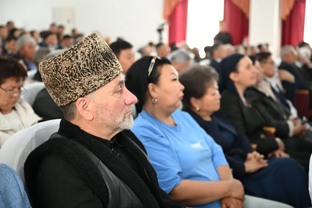 Аким области Бейбит Исабаев встретился с жителями Каратальского района (6)