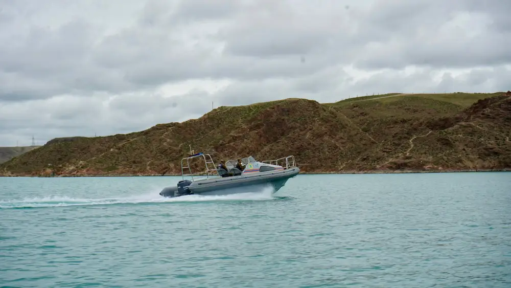 Спасатели МЧС патрулируют на акватории Капчагайского водохранилища (8)