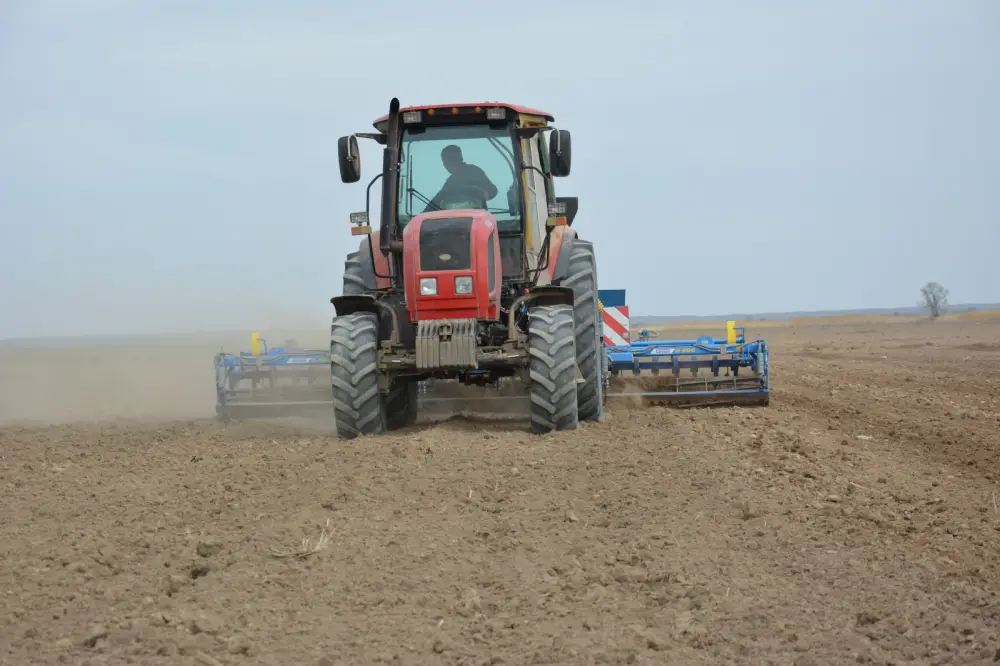 В Жамбылской области в 2026 году сельхозкультуры разместят на площади 665,4 тыс. гектаров (8)