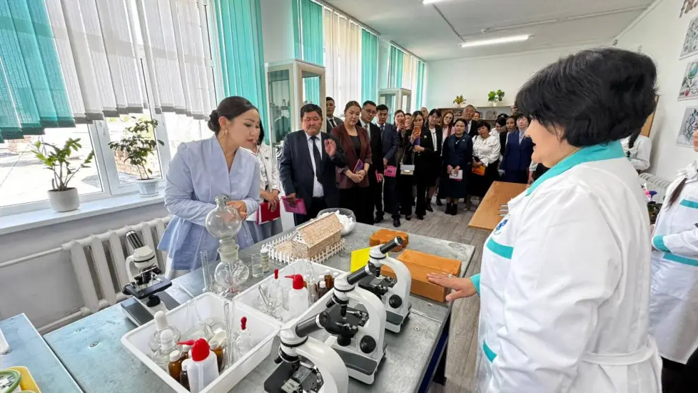 Более 100 педагогов Кызылординской области приняли участие в семинаре по формированию культуры водосбережения среди молодежи (5)