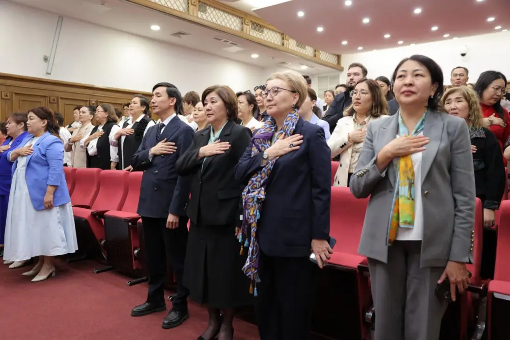 Награждение библиотекарей в Астане в день книги и библиотекаря Астане