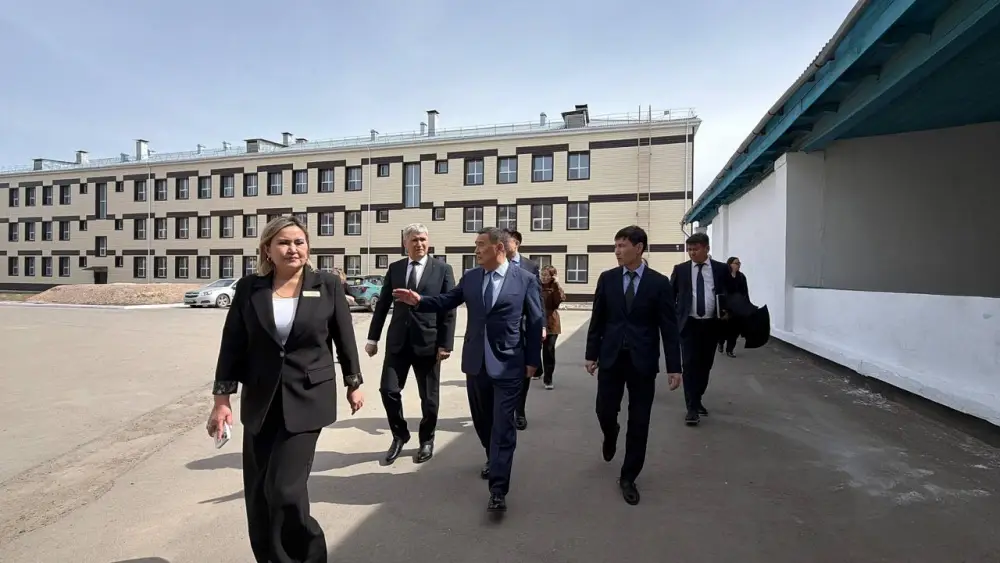 Аким области поручил решить вопрос аварийной столовой (9)