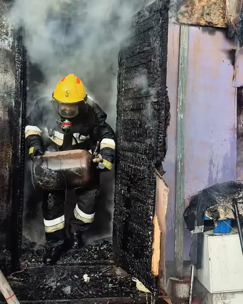 Газовые баллоны на выходе: спасатели в действии! Астане