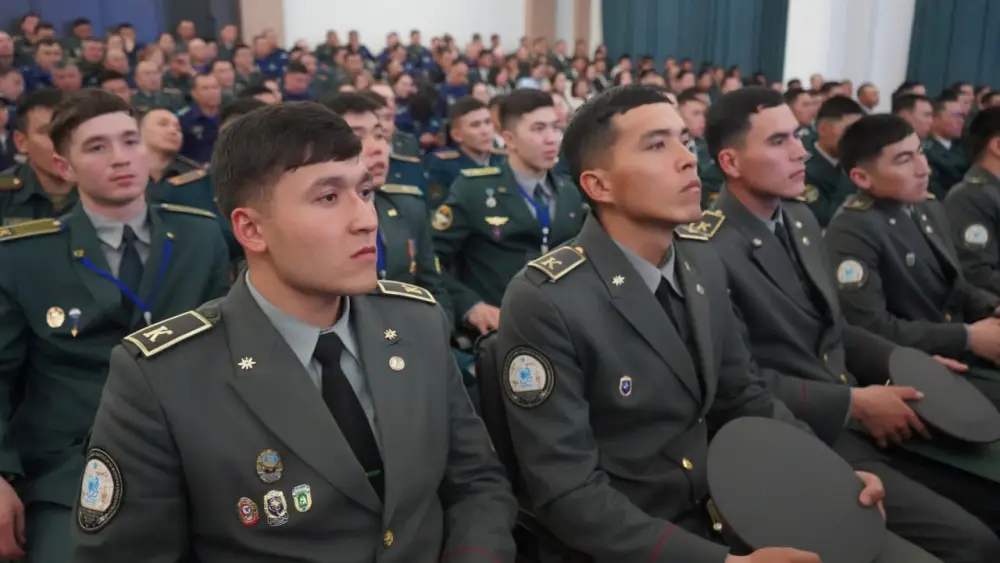 В Алматы стартовала Х Международная олимпиада по математике среди курсантов стран СНГ (4)