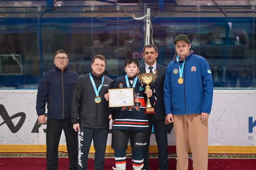 Юные хоккеисты Астаны выиграли чемпионат Казахстана (3)