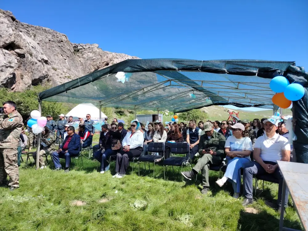 В ТУРКЕСТАНСКОЙ ОБЛАСТИ ПРОШЛА ЭКОЛОГИЧЕСКАЯ АКЦИЯ ПО ЗАЩИТЕ ТЮЛЬПАНОВ (5)