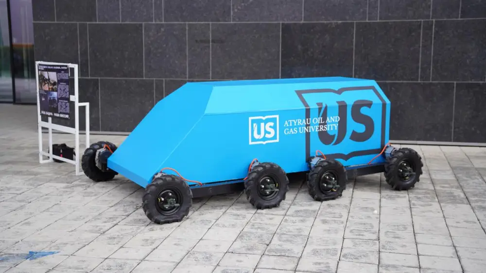 Неделя науки: молодой ученый из Атырау разработал «умного» робота (2)