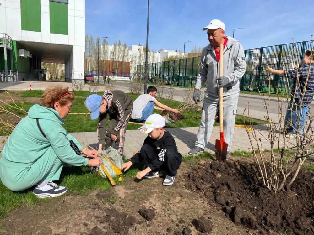 «Таза Қазақстан»: в Астане прошло мероприятие «Сад будущего — озеленение школьного двора» (2)