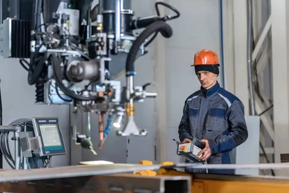 Эволюция станочного парка: как современные ЧПУ-станки увеличивают точность деталей и снижают количество брака (4)