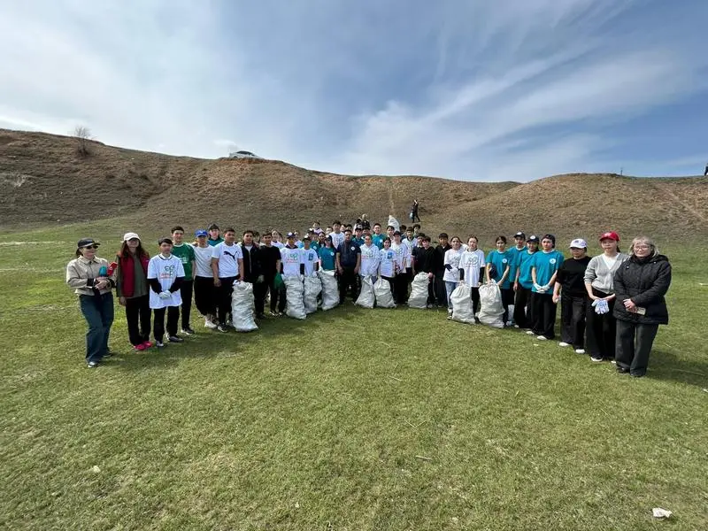 «Таза жағалау»: волонтёры Карагандинской области очищают берега Нуры и меняют отношение к экологии (3)