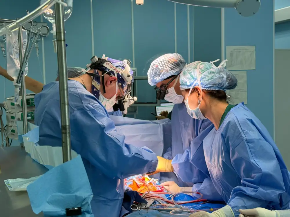 В Актобе 13 детям провели сложные операции на сердце (2)