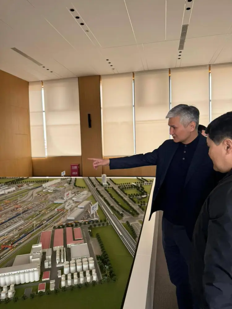 Аким области Ұлытау провёл встречу с губернатором провинции Шэньси (3)